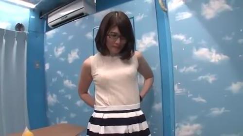 『貧乳』マジックミラー号を使って素人ナンパ×淫語女子アナ夢のコラボ企画！将来TVで見るかも知れない未来の女子アナがカメラ目線で淫語連発！は！