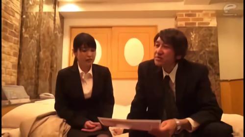 『盗撮』外回り中の社会人男女をラブホに案内し強烈なミッションにチャレンジしてもらいました！スタッフがミッションスタート前に2人に騙して渡し！