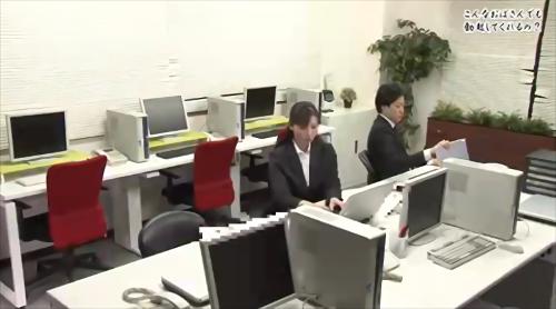 『四十路』「私、ご婦人だし…」若い男に迫られた彼女は混迷して身をくねらせた。そんなムチムチの情欲的な体で何言ってるんだ！熟女好きな男の股間！