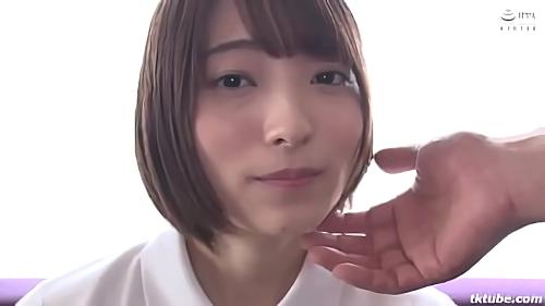 『ハメ撮り』爽やかな青春時代を過ごすポロシャツ美少女。穢れのない純白の肌、頬を赤く染めながら恥ずかしがる表情。その100パーセントを好き放題に！