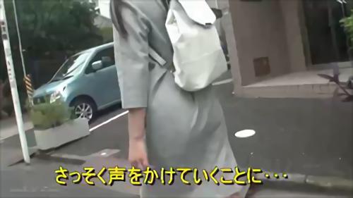 『美乳』推定身長150cmのミニマム貧乳少女のまいちゃん。健気に質問に応えてる最中に…いきなりデカチン即ハメ！小さな身体に似合わない、大き！