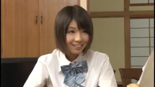 『騎乗位』ある日娘が幼馴染を我が家に連れてきた。その子がお風呂に入っているのにうっかり扉を開けてしまった俺。若い女の裸体を目の前に、発情して！