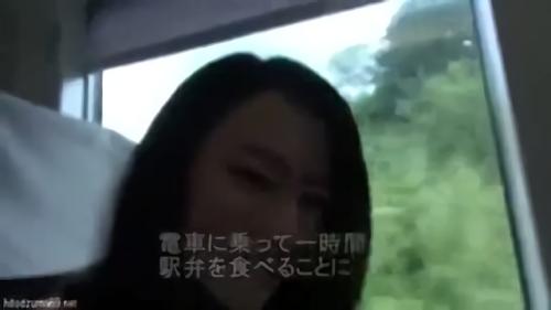 『若妻』湯に揺れ、恋に揺れる、人妻のココロと身体。丸ごと一緒に温泉の旅へ──。忙しい夫とのすれ違い生活、さらに不倫疑惑に思い悩んだ人妻は禁！
