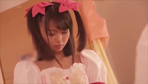 『スレンダー』両親が福引で当てたトラベルに行った日、家に残されたのは引きこもりのアニオタニートの兄と真面目な妹ただ二人。兄の夢…それは、自分の好！