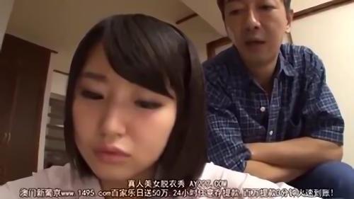 『女子高生』調教！初めて体験する喜びに顔を紅潮させながら感じる身体！嫁には隠れて発達し過ぎた尻を堪能しながらまさかの生チ○ポ挿入！初めて生で！