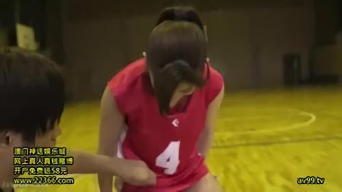 『顔射』バスケットボールを遊びしている姿を見れば一目瞭然！正真正銘の女子運動選手が裸で真剣遊び。大きなGカップのバストを揺らして対戦相手を！