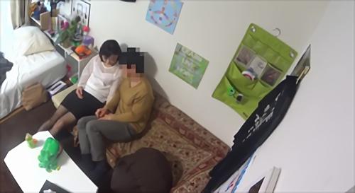『盗撮』まさかカメラが仕掛けられているとも知らずナンパ部屋にやってきた浮気妻たちの素顔と赤裸々な痴態！破天荒なベテランの浮気妻たちが大好物！