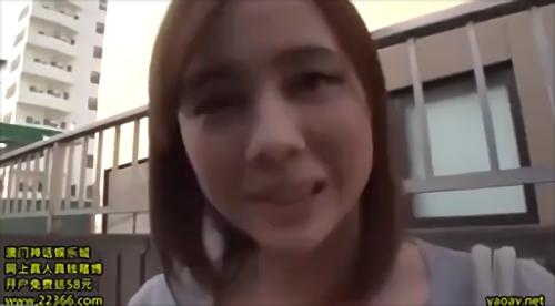 『素人』暇を弄ぶ人妻達の昼間の情事。いつものことながらは家庭を切り盛りする普通の主婦たち。ビジュアル的は一見清楚な奥様たちは、ジレンマで出！