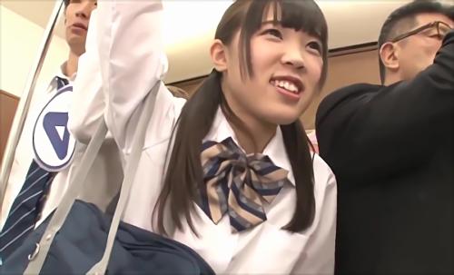 『羞恥』街行く素人娘たちが「痴〇したのは誰だ！？クイズ」にチャレンジ！会場に設置された電車セットで目隠しをして吊革につかまると、お尻を触ら！