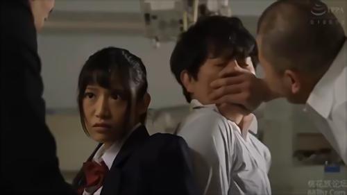 『スレンダー』転校生の星奈あいはミステリアスな美少女としてブームとなり学校中の注目の的に。しかし彼女の目的は学校の不良グループが関与している麻薬！