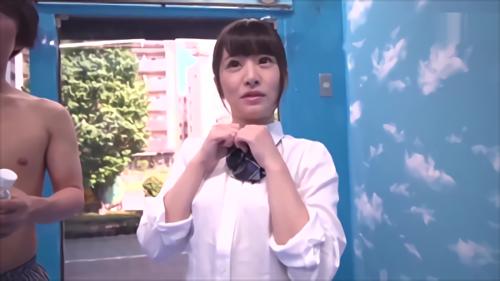 『制服』ゼリーのようなローションがチ○ポとマ○コの潤滑油に！イマジネーション以上のぬるぬるで事故か故意か？素股だけのはずがフレンドの一線を！