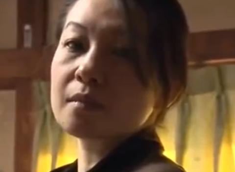 義母に肉棒を刺し込みを犯しまくり！快楽に堕ちまくる近親ファックw