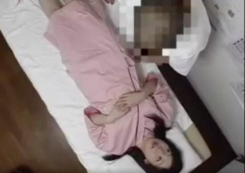 【マッサージ】「なんか手つきがいやらしい・・」気付いた時にはマッサージ師の思い通りにHなことをされてしまう人妻