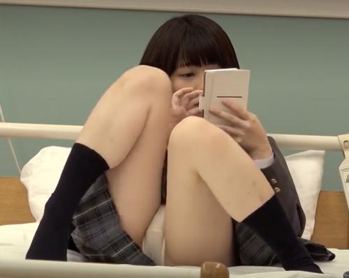 【JKフェラ】他の人の見舞いにきた女子高生のパンチラに勃起してたらJKがチュパチュパとフェラ抜きしてくれた！！