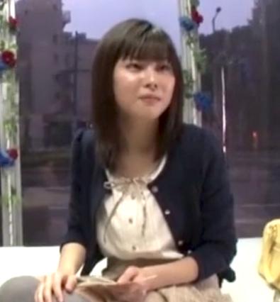 【マジックミラー】お金のために彼氏がいるのに男友達とSEXする女子大生！！恥じらいながらも徐々に感じていく！！