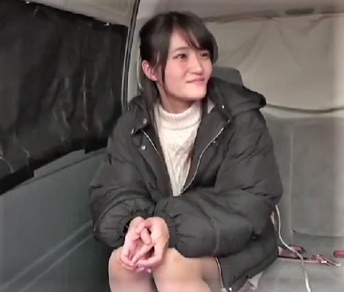 【素人ナンパ】可愛い女の子にチンポの悩みを打ち明けて解決してもらうためにしゃぶりまくってもらいそのまま本番へ！