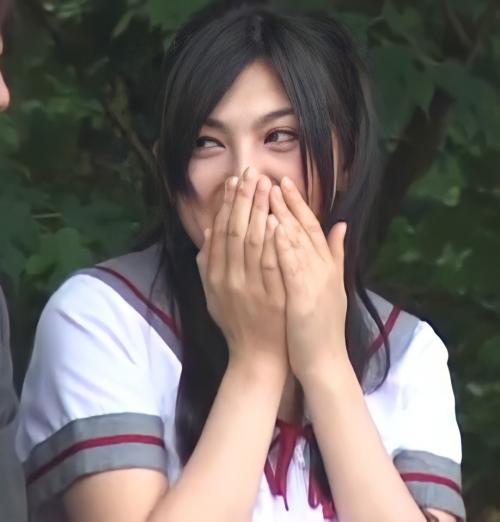 【ノーパン女子】パンツを履いてない状態で街を徘徊する美女。周りに日田がいるのに公園でHなことして感じてしまう！！