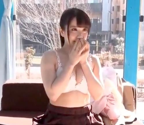 【MM号】女子高生に下着のモニター調査と言っておっぱいを揉まれてしまい敏感になってしまったアソコにチンポを挿れられてしまう！！
