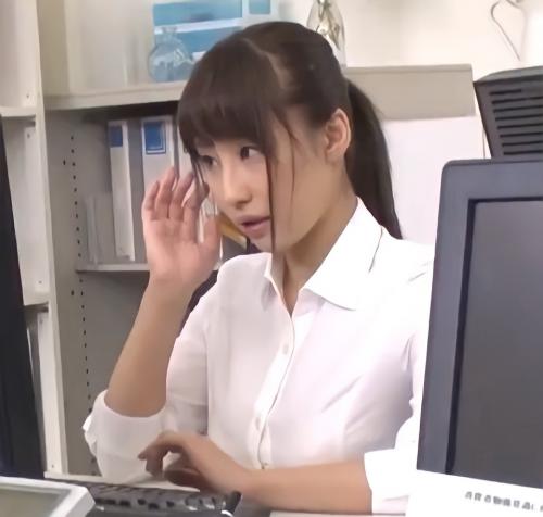 【OL】新人の女性社員に仕事を教えていたけど、可愛すぎてセクハラしまくってそのまま社内SEX！！