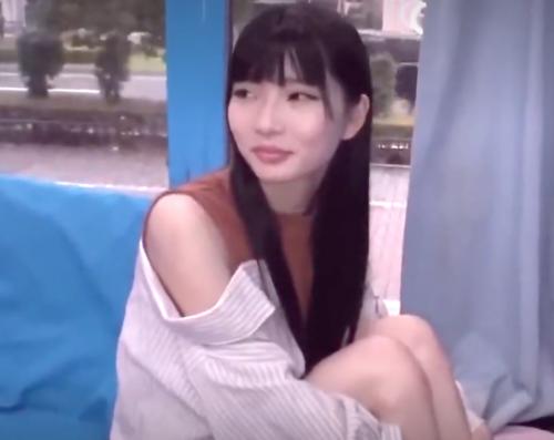 【MM号】彼女ならチンポだけで彼氏を当てられるはず！って企画でチンポ舐めまくってさらには外して寝取られてしまう女の子！！