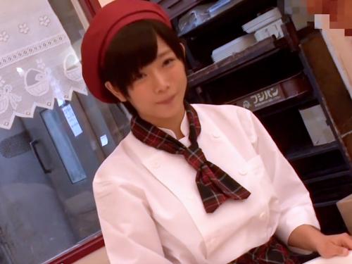 【店員レイプ】パン屋で働いている女の子が1人になったところで奥に連れ込んで無理矢理身体を触ってそのまま挿入する！！