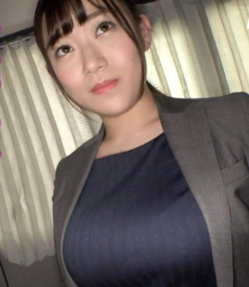 【巨乳美女】「そんなにおっぱい見たいですか？」容易くチンポを包み込める爆乳がエロすぎる！