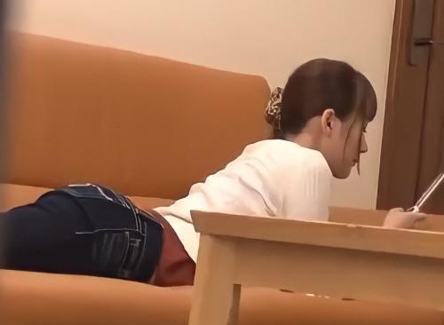 【人妻レイプ】突然侵入してきた男に襲われて何もできないままハメられて何度もイカされて失禁してしまう！！