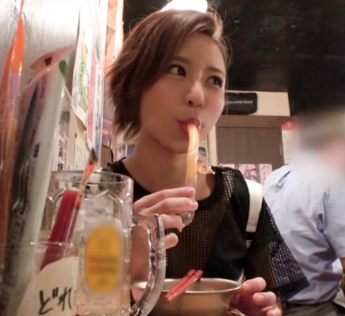 【ギャル】性欲モンスターの美人キャルがチンポを美味しそうに貪り感じまくる！