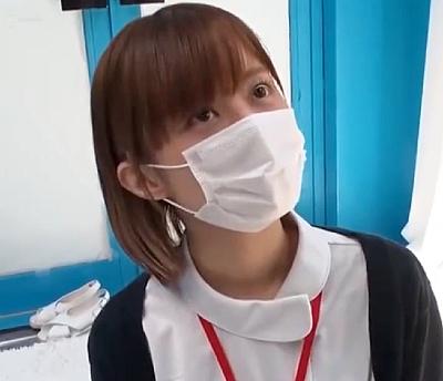 【ナンパ】綺麗な看護師さんに部屋に招き入れ身体を診てもらい、服を着させたままSEX。