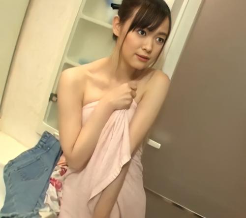 【無理矢理】家に帰って来たら娘の友達と脱衣所でバッタリ！！エロい身体つきに理性が吹っ飛び襲ってしまう！！