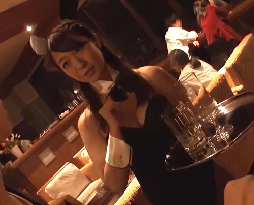 【バニースーツ】かわいいウサギさんがいるお店に行ったら可愛すぎて興奮してしまったので個室トイレに押し入る！！
