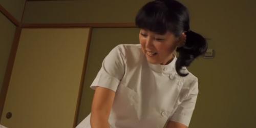 【マッサージ】真面目系黒髪マッサージ美女が発情した男のクンニに抵抗できずに興奮