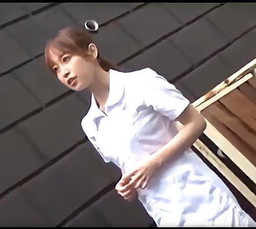 【ナース×レイプ】人気のないところに行ったナースを追いかけて強引に身体に触りまくり、そのままチンポを挿入！！