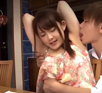 【レイプ】娘の勉強を見てくれている女の子に欲情してしまった父親が無理矢理押し倒してメチャクチャにしちゃう！！