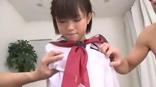 紗倉まなちゃんにセーラ服コスをさせて3P！立ちバックに騎乗位に正常位に2本のちん○に挟まれ大忙しｗ