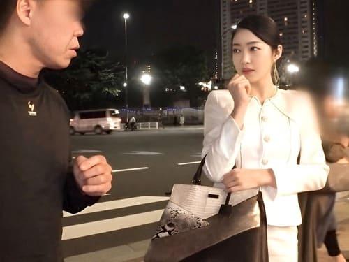 ナンパした34歳ブティック経営の巨乳素人妻のマンコ弄って舐めて手マン責め、フェラ、手コキ、勃起肉棒挿入ガン突き絶頂。