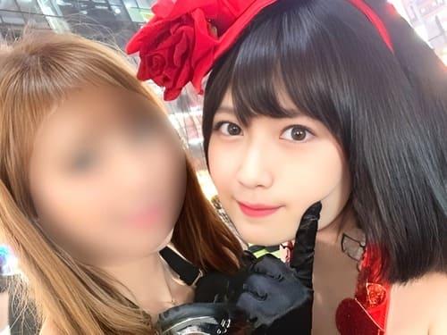 ハロウィンでナンパした巨乳素人娘のパイパンマンコ弄って手マン責め、フェラ、手コキ、勃起肉棒挿入ガン突き絶頂。