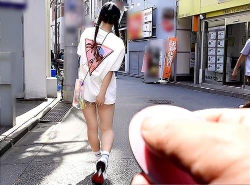 【安藤もあ】23歳元アイドルのお姉さんが男たちにパイパンマンコ弄られ、フェラ、手コキ、勃起陰茎挿入ガン突き絶頂。