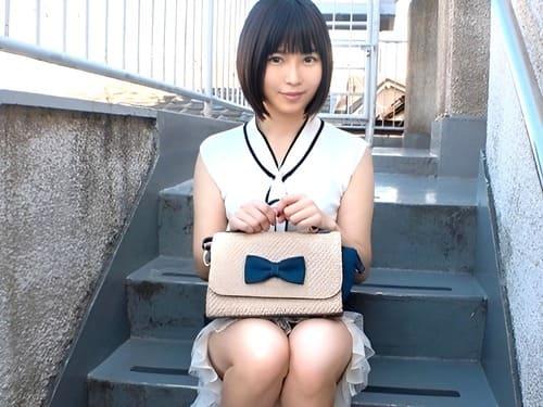 AV募集した29歳歯科衛生士の素人娘のパイパンマンコを電マ、手マン責め潮吹き、フェラ、手コキ、勃起肉棒挿入ハメ撮り。