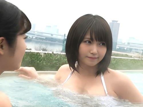 プールでナンパした巨乳素人美少女のマンコ弄って舐めて、フェラ、手コキ、勃起肉棒挿入ガン突きハメ撮り。