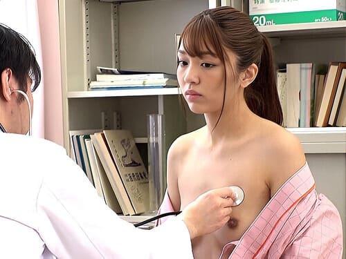 治験バイトにやって来た女子大生。媚薬盛られてオナニー始め、マンコに勃起陰茎生ハメガン突きされて絶頂。
