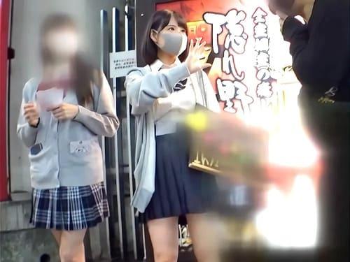 【童顔素人ナンパ】制服姿の19歳ガールズバーの美少女店員さん。マンコ弄られ、フェラ、手コキ、勃起陰茎挿入ハメ初撮り。
