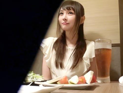 パパ活女子の素人美少女のパイパンマンコ弄って舐めて、フェラ、手コキ、勃起肉棒挿入ガン突き絶頂ハメ撮り。