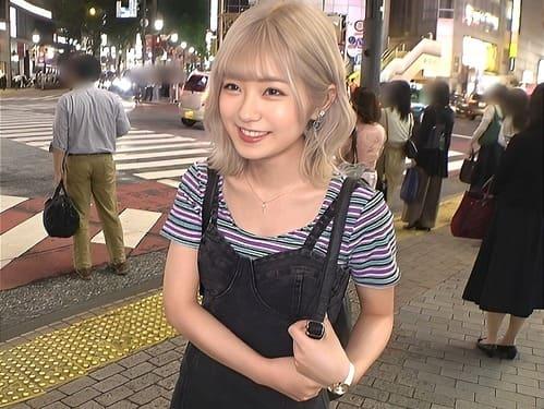 【素人ギャルナンパ】陽気な20歳金髪美容学生さんのパイパンマンコ弄り、フェラ、手コキしてもらい、勃起男根挿入ハメ初撮り。