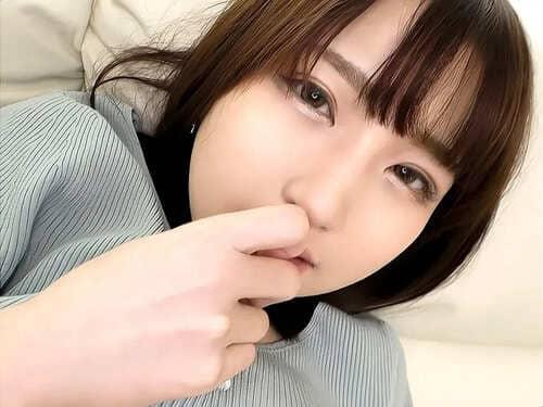 【素人妻ナンパ】年下男に興味が出てきた33歳専業主婦の美人妻。パイパン弄らせ舐めさせ、フェラ、手コキで肉棒ハメ初撮り。
