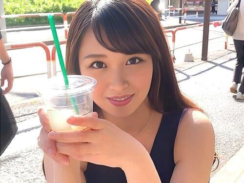 【素人ハメ撮り】高身長で美巨乳なエステティシャンのお姉さん。パンスト姿でマンコ弄られ、勃起男根挿入腰振り絶頂。
