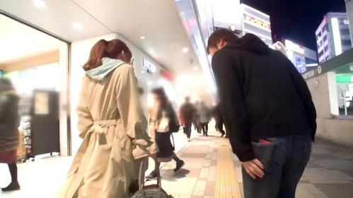 ナンパした26歳ジュエリーショップ店員の眼鏡の素人娘のマンコ弄って舐めて、フェラ、手コキ、勃起肉棒挿入ガン突き絶頂。