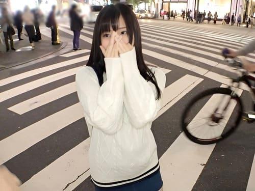ナンパした19歳フリーターの素人美少女のパイパンマンコ弄り、フェラ、手コキ、勃起肉棒挿入ガン突き絶頂。
