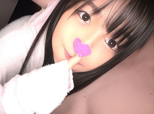 【巨乳素人美少女ハメ撮り】制服姿のGカップ素人美少女が彼氏とホテルでイチャからマンコ弄られ、フェラ、手コキ、肉棒挿入。