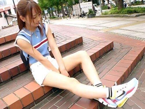 AV応募した19歳ショップ店員の素人娘のマンコ弄って手マン、電マ責め、フェラ、手コキ、勃起肉棒挿入ガン突き絶頂ハメ撮り。